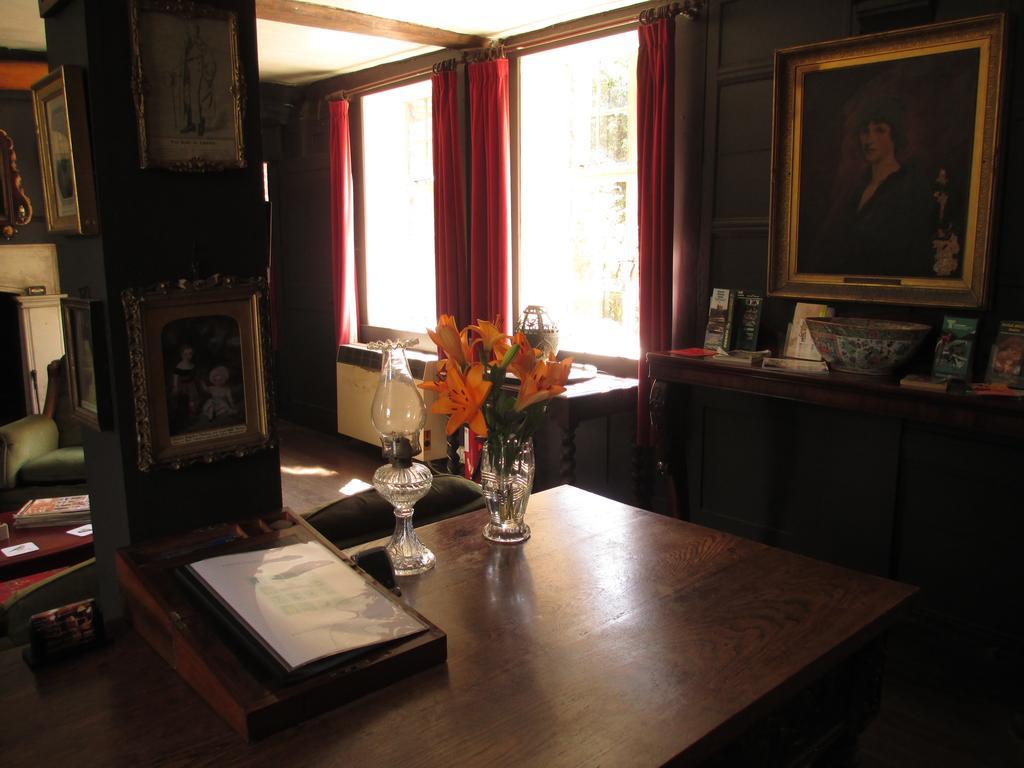 Bed and Breakfast Old Manor House Shepperton Exterior foto