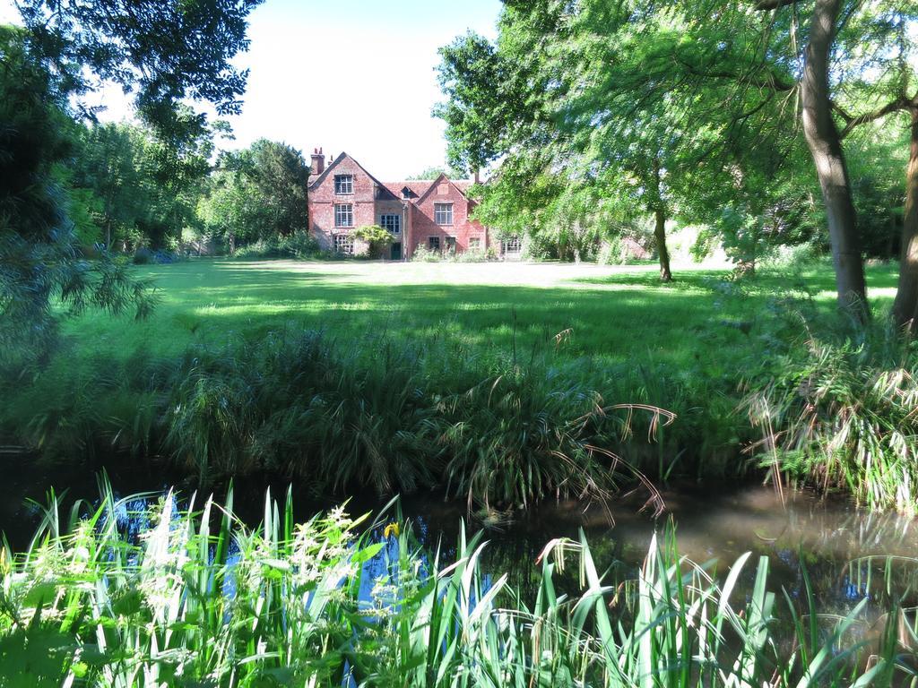 Bed and Breakfast Old Manor House Shepperton Exterior foto