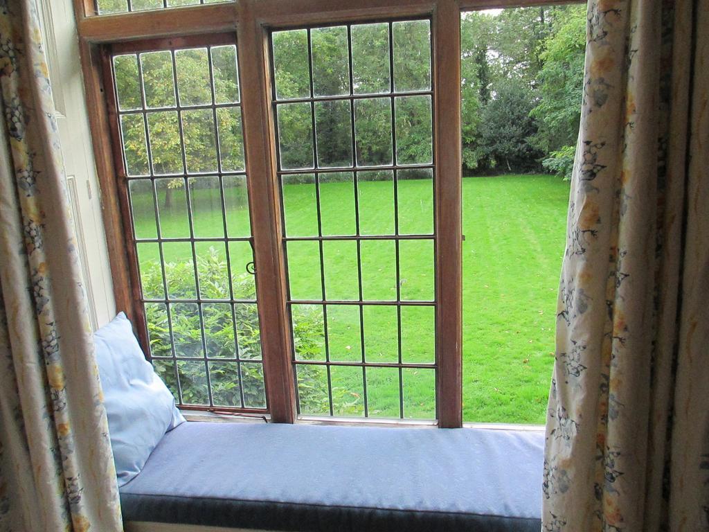 Bed and Breakfast Old Manor House Shepperton Exterior foto