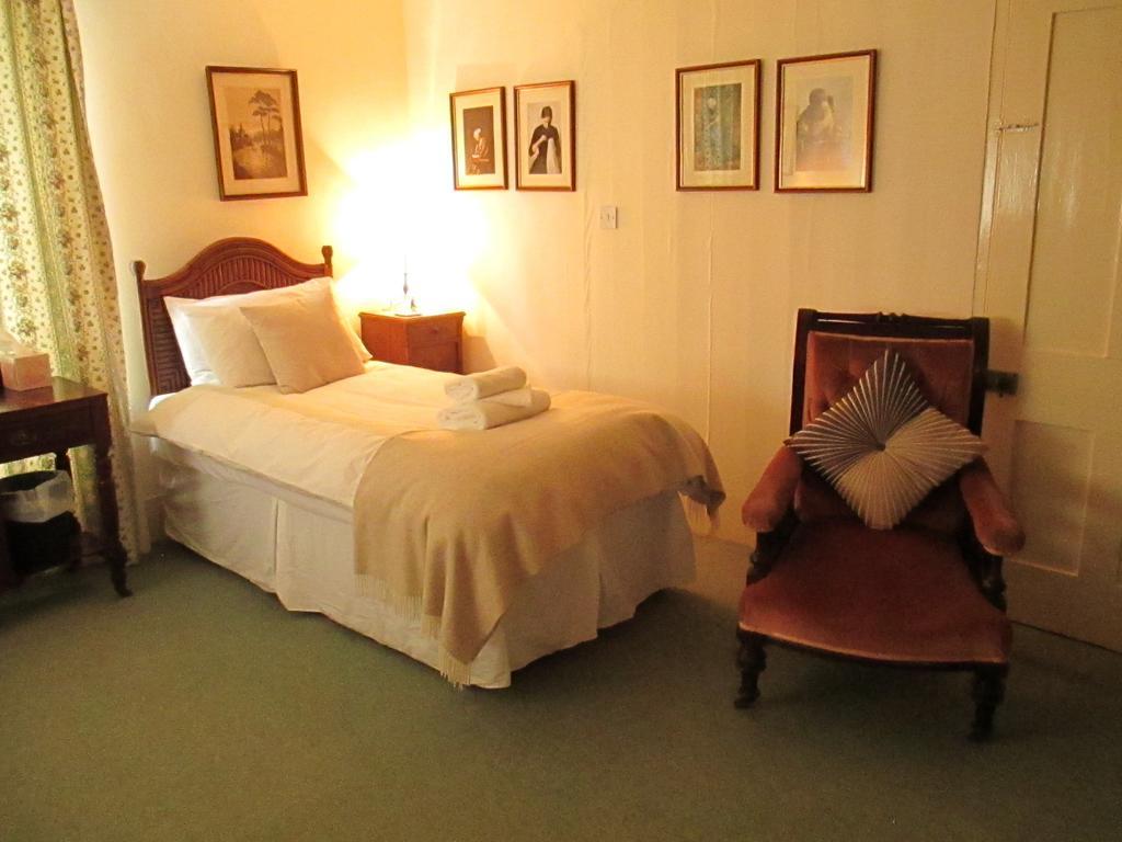 Bed and Breakfast Old Manor House Shepperton Exterior foto