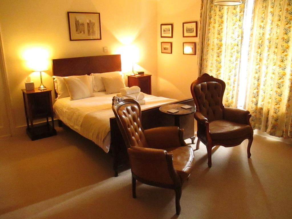 Bed and Breakfast Old Manor House Shepperton Zimmer foto