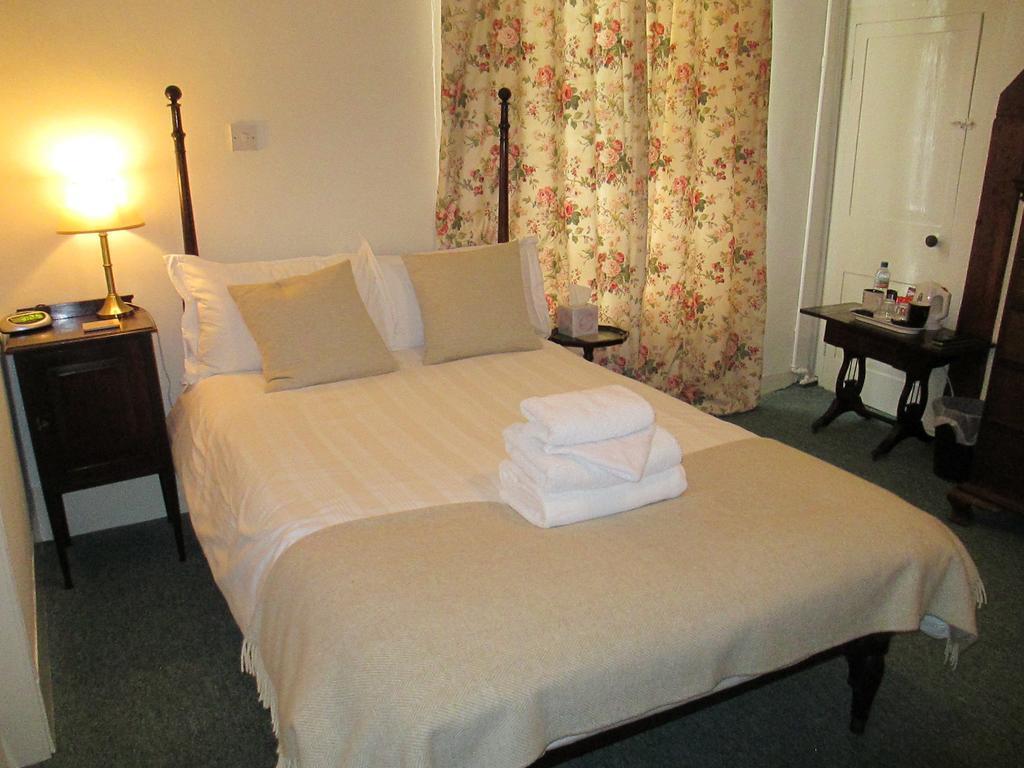 Bed and Breakfast Old Manor House Shepperton Zimmer foto